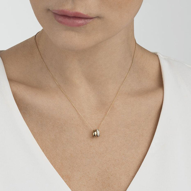 person wearing Wahda Necklace